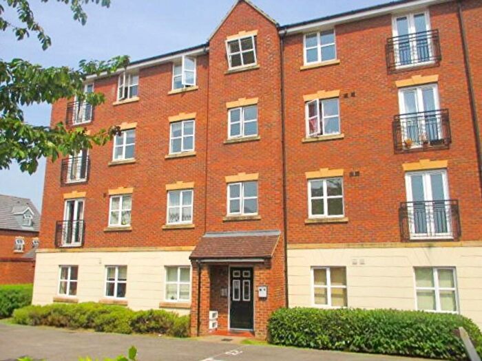 2 Bedroom Flat For Sale In Fount Court, Market Harborough, LE16
