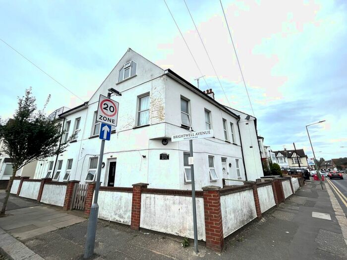 1 Bedroom Flat To Rent In Fairfax Drive, Westcliff On Sea, SS0