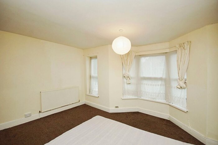3 Bedroom Terraced House For Sale In Chelsea Park, Easton, Bristol, BS5