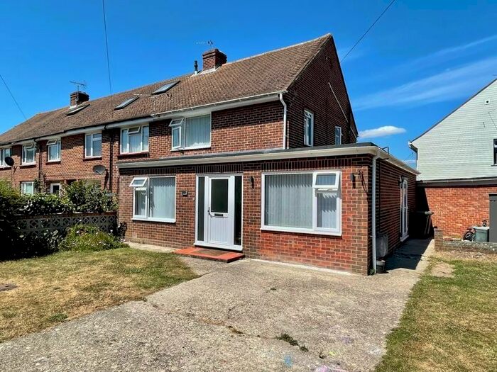 4 Bedroom End Of Terrace House To Rent In Restawyle Avenue, Hayling Island, PO11