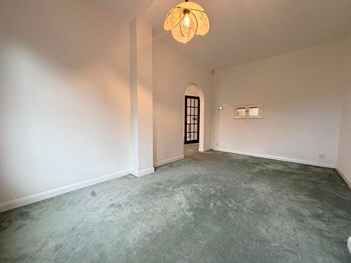 4 Bedroom Detached House To Rent In Church Road, Northwood, HA6