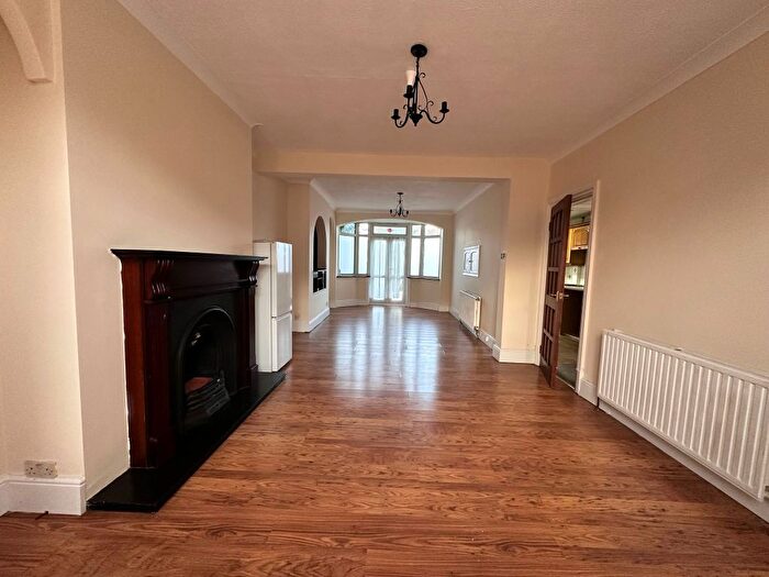 3 Bedroom Terraced House To Rent In Malvern Drive, Ilford, IG3