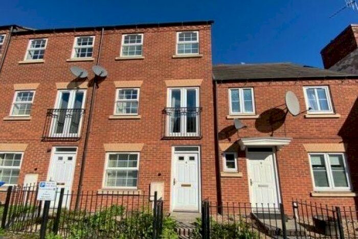 3 Bedroom Property To Rent In Richmond Gardens, Chesterfield, S41