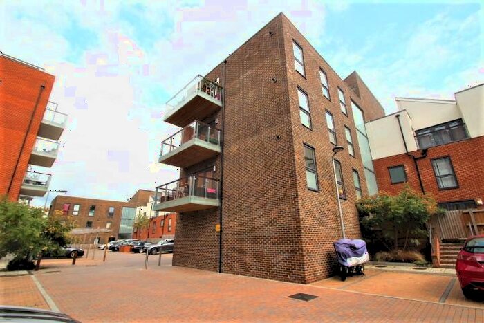 2 Bedroom Flat To Rent In Ridge Place, Orpington, Kent, BR5