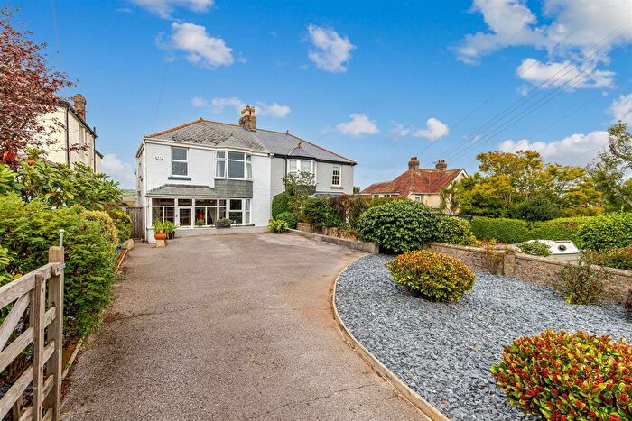4 Bedroom Detached House For Sale In Townstal Pathfields, Dartmouth, TQ6