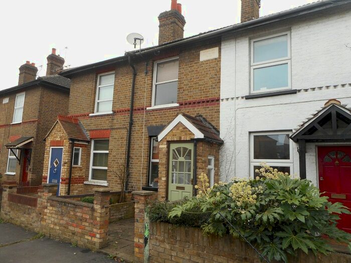 2 Bedroom Cottage To Rent In Farnell Road, Staines, TW18