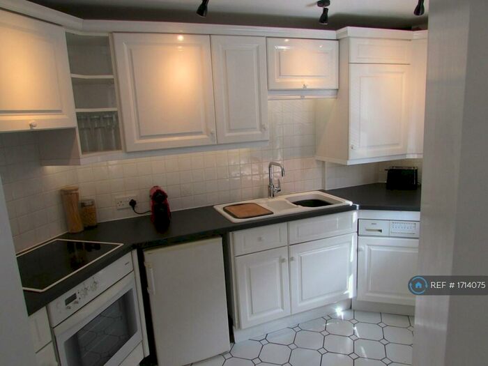 1 Bedroom Flat To Rent In Earls Of Warwick, Warwick, CV34