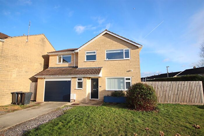 5 Bedroom Detached House For Sale In Minster Way, Chippenham, SN14