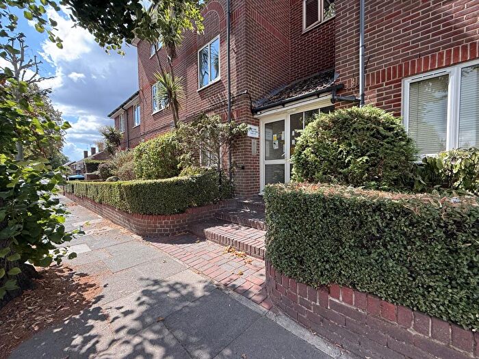 Flat To Rent In Spicer Court, Stanley Road, Enfield, EN1
