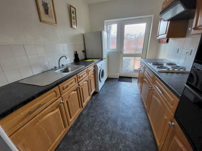 1 Bedroom Flat To Rent In A Edlington Lane, Warmsworth, Doncaster, DN4