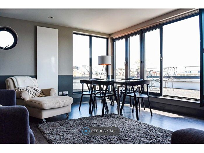 2 Bedroom Flat To Rent In Bedford Hill, London, SW12