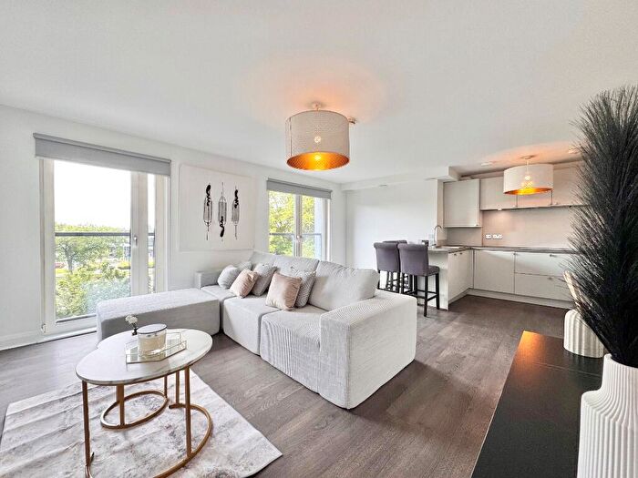 2 Bedroom Flat To Rent In Broomhill Avenue, Broomhill, Glasgow, G11