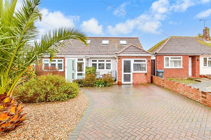 4 Bedroom Chalet For Sale In Clarence Avenue, Palm Bay, Margate, Kent, CT9