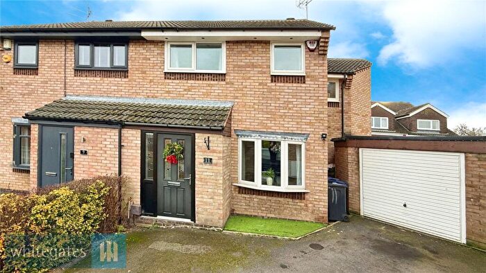 3 Bedroom Semi-Detached House For Sale In White Wood Close, Royston, Barnsley, S71