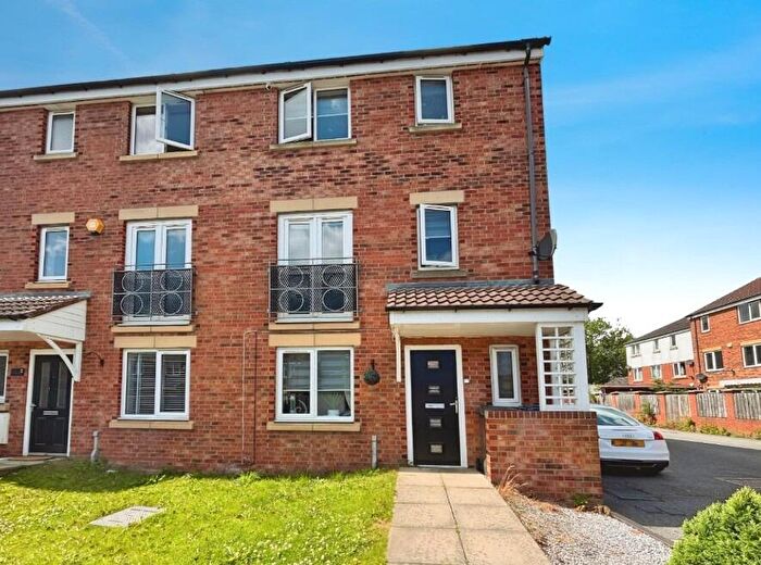 6 Bedroom Semi-Detached House For Sale In Mackley Close, South Shields, NE34