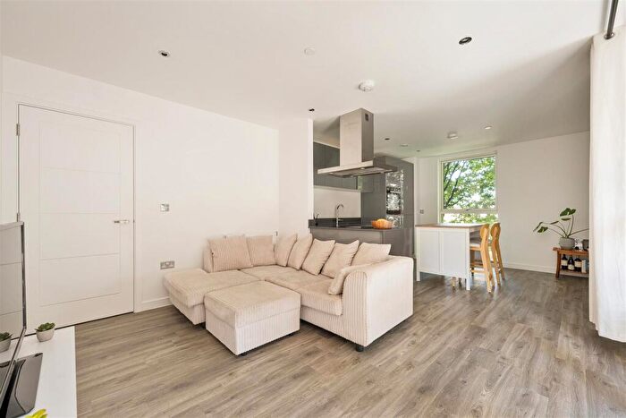 2 Bedroom Flat For Sale In Track Street, Walthamstow, E17