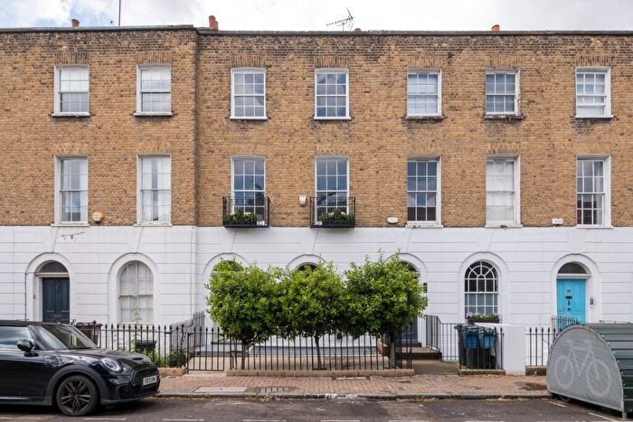 3 Bedroom Terraced House For Sale In Shepherdess Walk, Hackney, N1