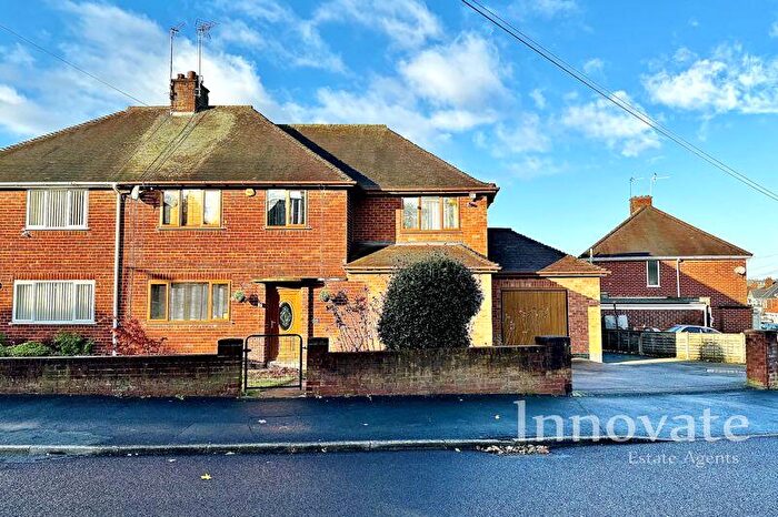 5 Bedroom Semi-Detached House To Rent In Barnford Crescent, Oldbury, B68