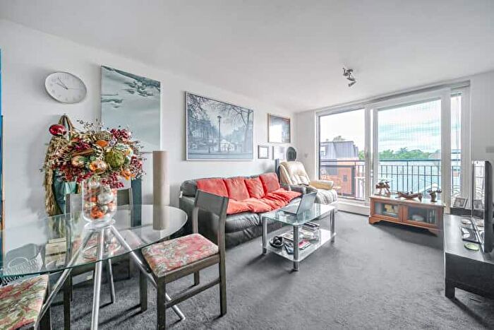 1 Bedroom Flat For Sale In North Court, Camberley, Surrey, GU15