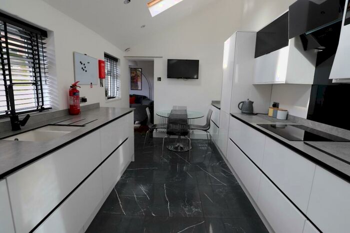 4 Bedroom Terraced House To Rent In Sneyd Terrace, Newcastle-under-Lyme, ST5