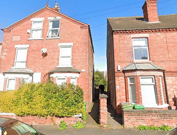 5 Bedroom Semi Detached House For Sale In Brailsford Road, NG7