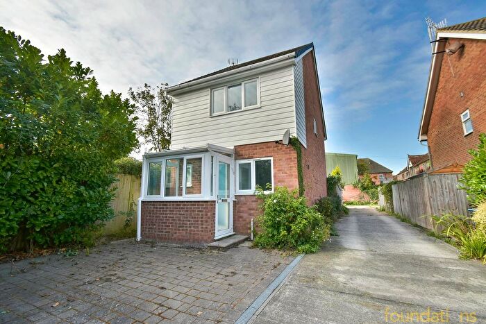 2 Bedroom Detached House For Sale In Ashdown Road, Bexhill-On-Sea, TN40