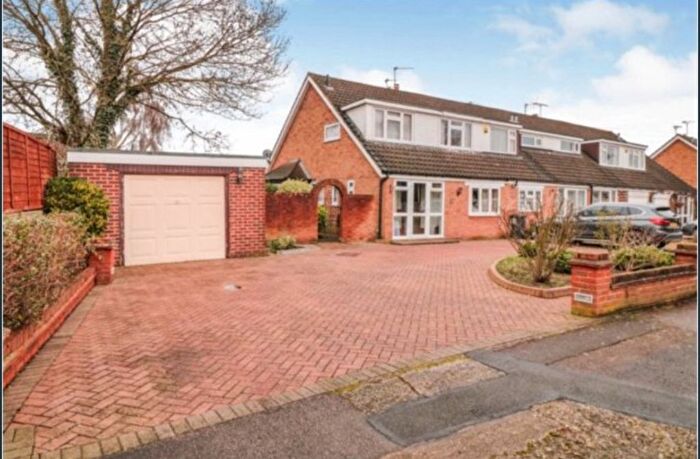 4 Bedroom Semi-Detached House To Rent In Stains Close, Hertfordshire, EN8