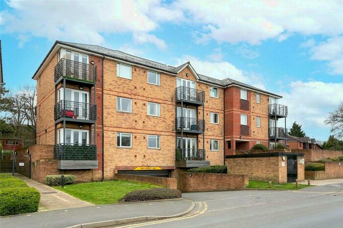 2 Bedroom Apartment To Rent In Old Watford Road, Bricket Wood, St. Albans, Hertfordshire, AL2