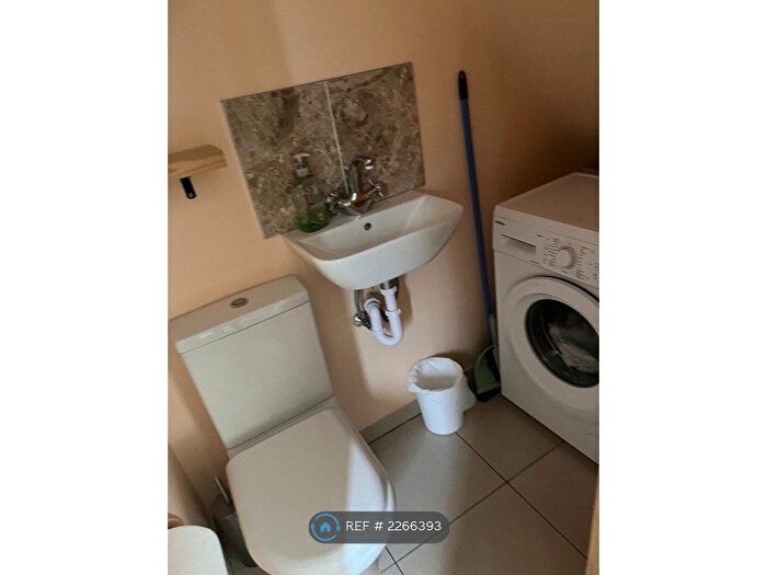 4 Bedroom Terraced House To Rent In Gloucester Road, Bristol, BS16
