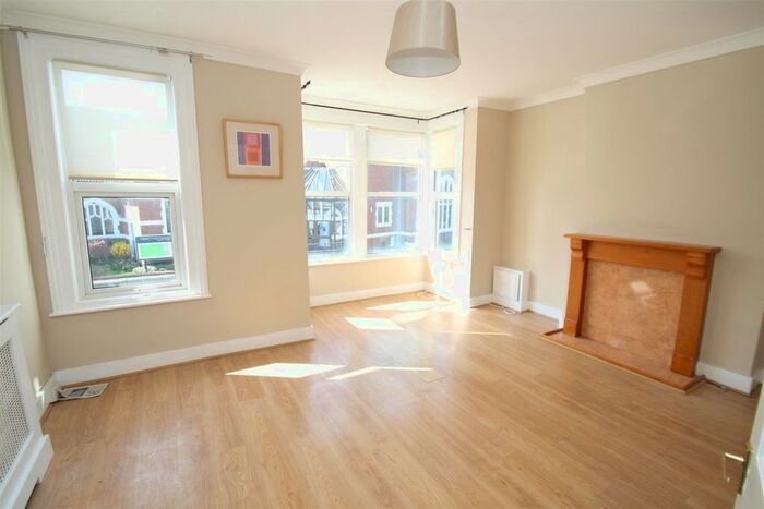 2 Bedroom Flat To Rent In London Road, Westcliff-On-Sea SS0