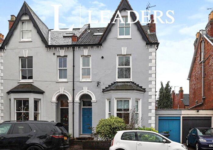 1 Bedroom Flat To Rent In St. Marys Crescent, Leamington Spa, Warwickshire, CV31