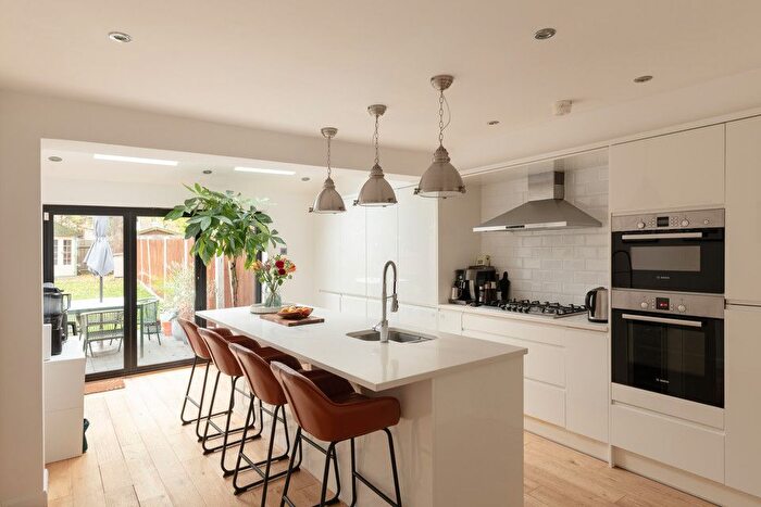 3 Bedroom Maisonette For Sale In Cranston Road, Forest Hill, SE23