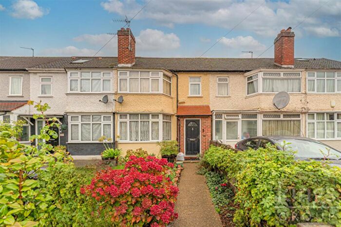 3 Bedroom Terraced House For Sale In Tynemouth Drive, Enfield, EN1