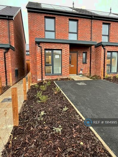 2 Bedroom Terraced House To Rent In Hodge Lane, Salford, M5