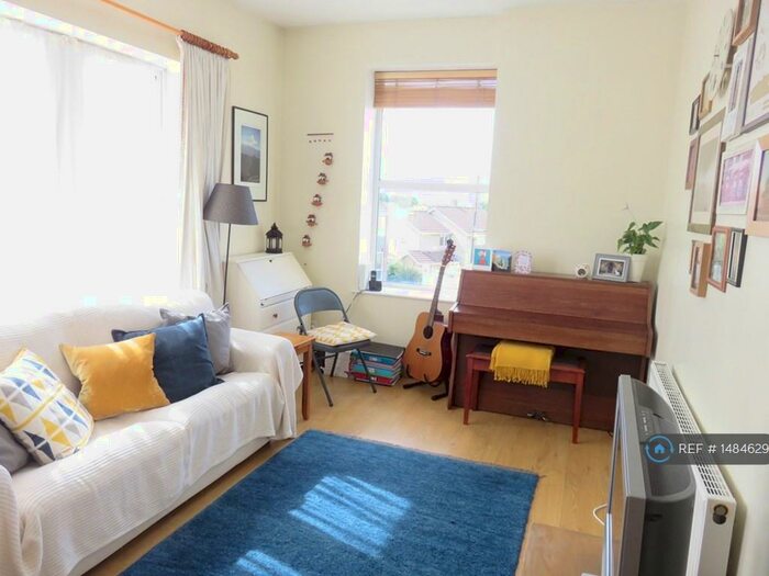 1 Bedroom Flat To Rent In Hanham, Bristol, BS15