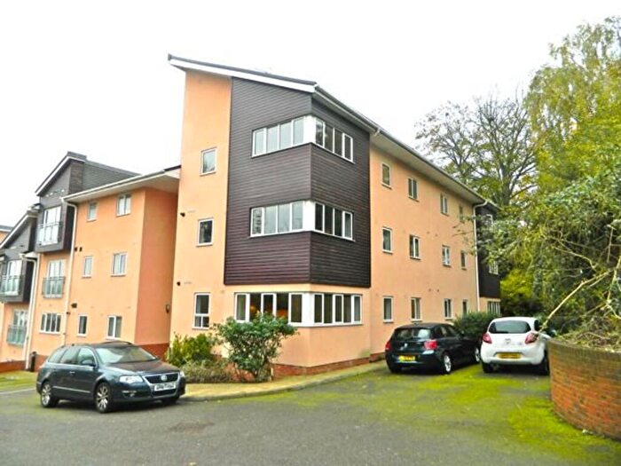 2 Bedroom Flat To Rent In Buckland Rise, Maidstone, ME16