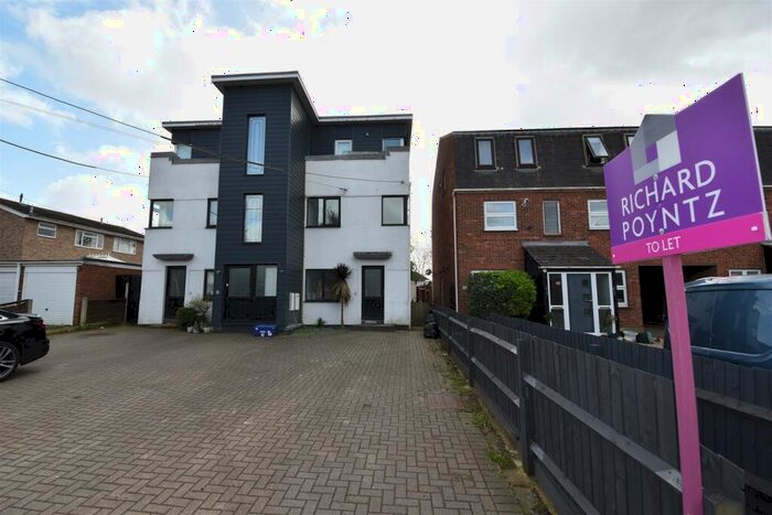 3 Bedroom House To Rent In Church Road, Benfleet, SS7