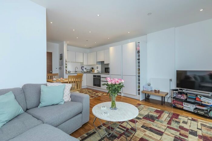 2 Bedroom Flat To Rent In John Donne Way, London, SE10