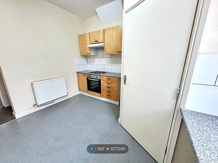 1 Bedroom Flat To Rent In Firth Park Road, Sheffield, S5