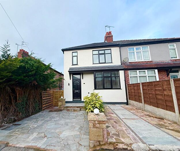 3 Bedroom Semi Detached House For Sale In Waldon Road, Macclesfield, SK11