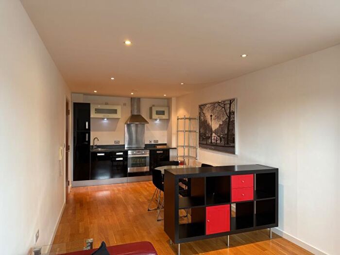 1 Bedroom Apartment To Rent In Gateway South, Leeds City Centre, LS9