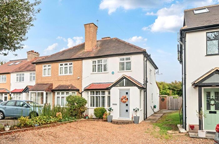 3 Bedroom Semi Detached House For Sale In Fairlawn Grove, Banstead, SM7