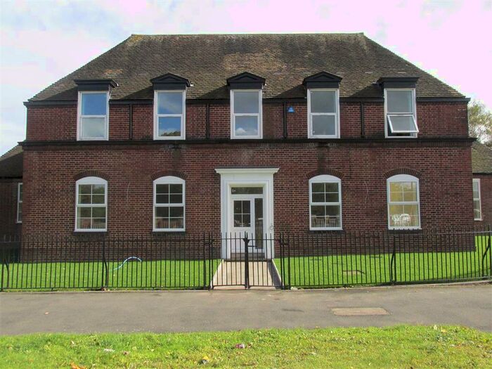 2 Bedroom Flat To Rent In Horseley Road, Tipton, DY4