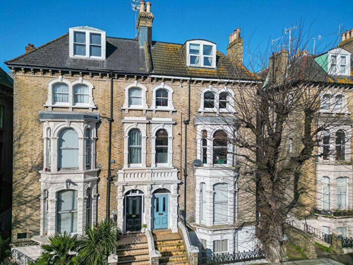 2 Bedroom Flat To Rent In Tisbury Road, Hove, BN3