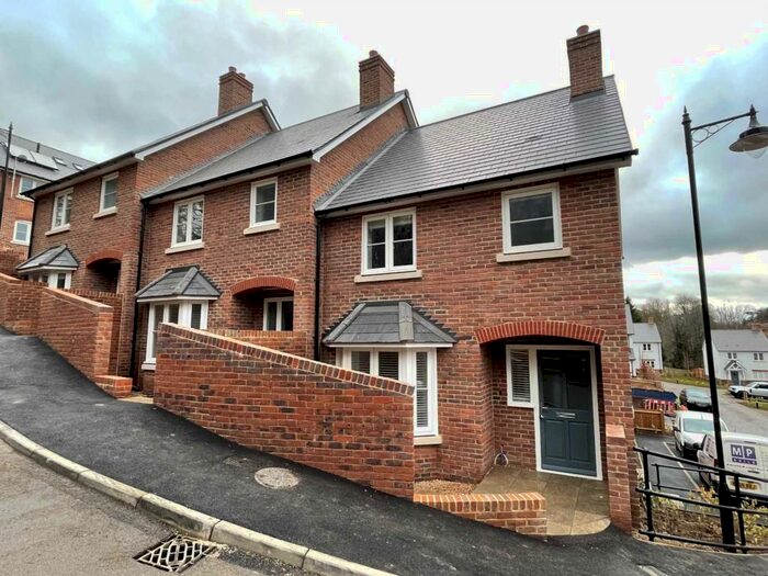 2 Bedroom End Of Terrace House To Rent In Walsham Close, Boxmoor, HP1