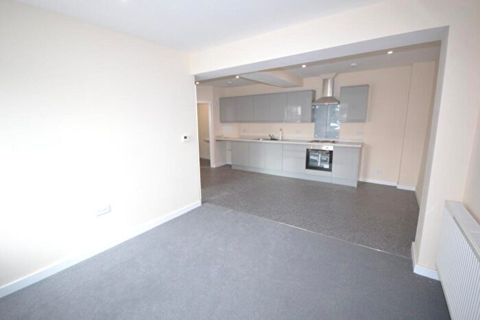 2 Bedroom Apartment To Rent In Bruce Street, Northampton, NN5