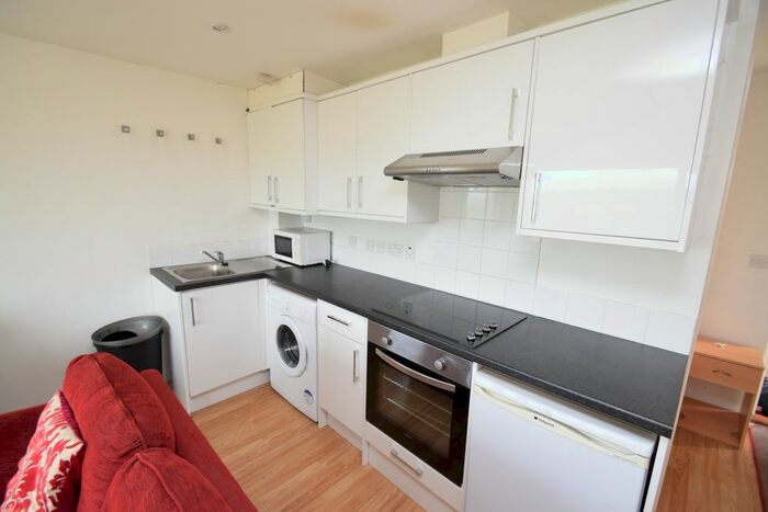 4 Bedroom Flat To Rent In Penvale Crescent, Penryn TR10