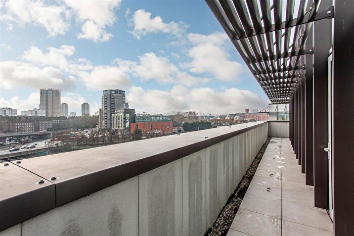 2 Bedroom Flat For Sale In Legacy Wharf, Stratford, E15