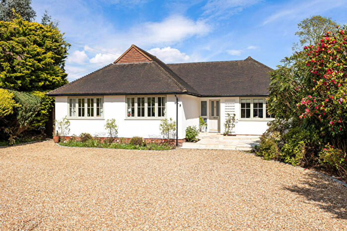 3 Bedroom Bungalow For Sale In Firfield Road, Farnham, Surrey, GU9