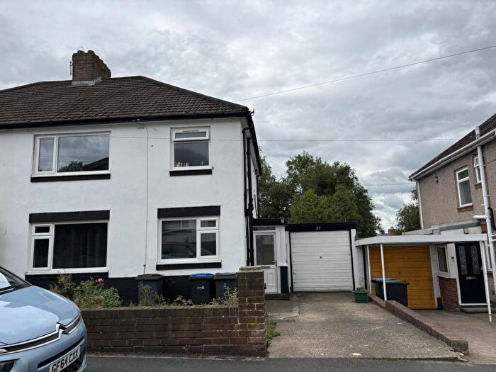 4 Bedroom Semi-Detached House To Rent In Geoffrey Avenue, Nevilles Cross, DH1